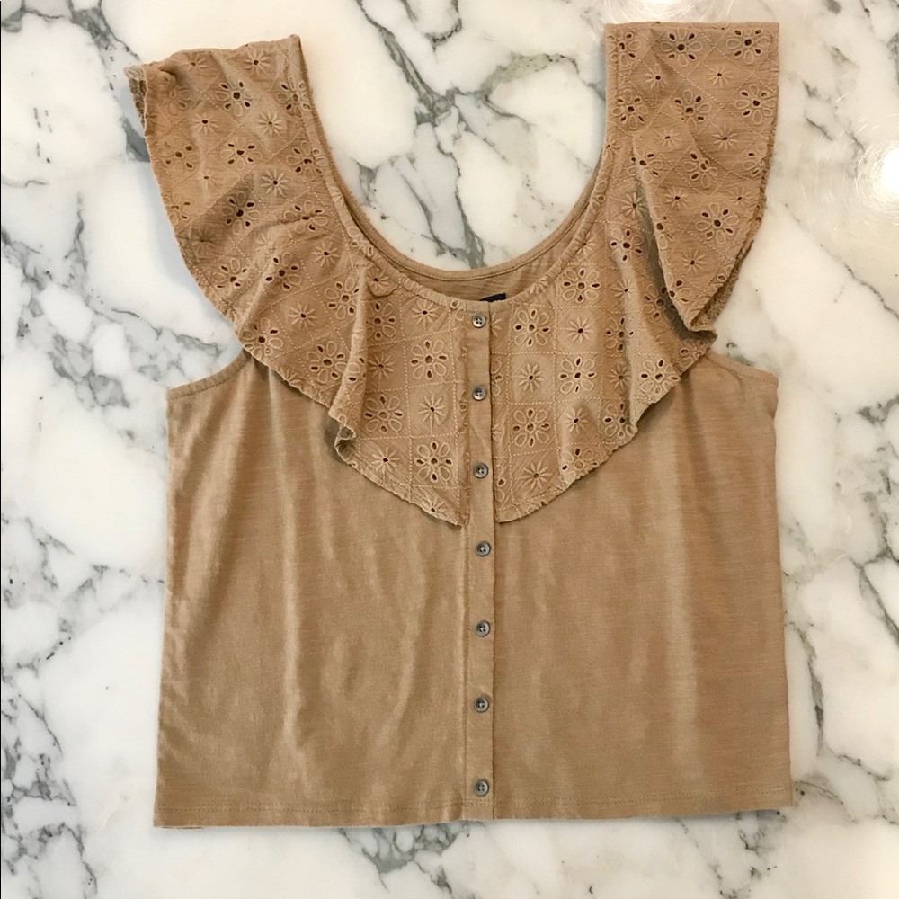 American Eagle NWT summer tee with eyelet detail